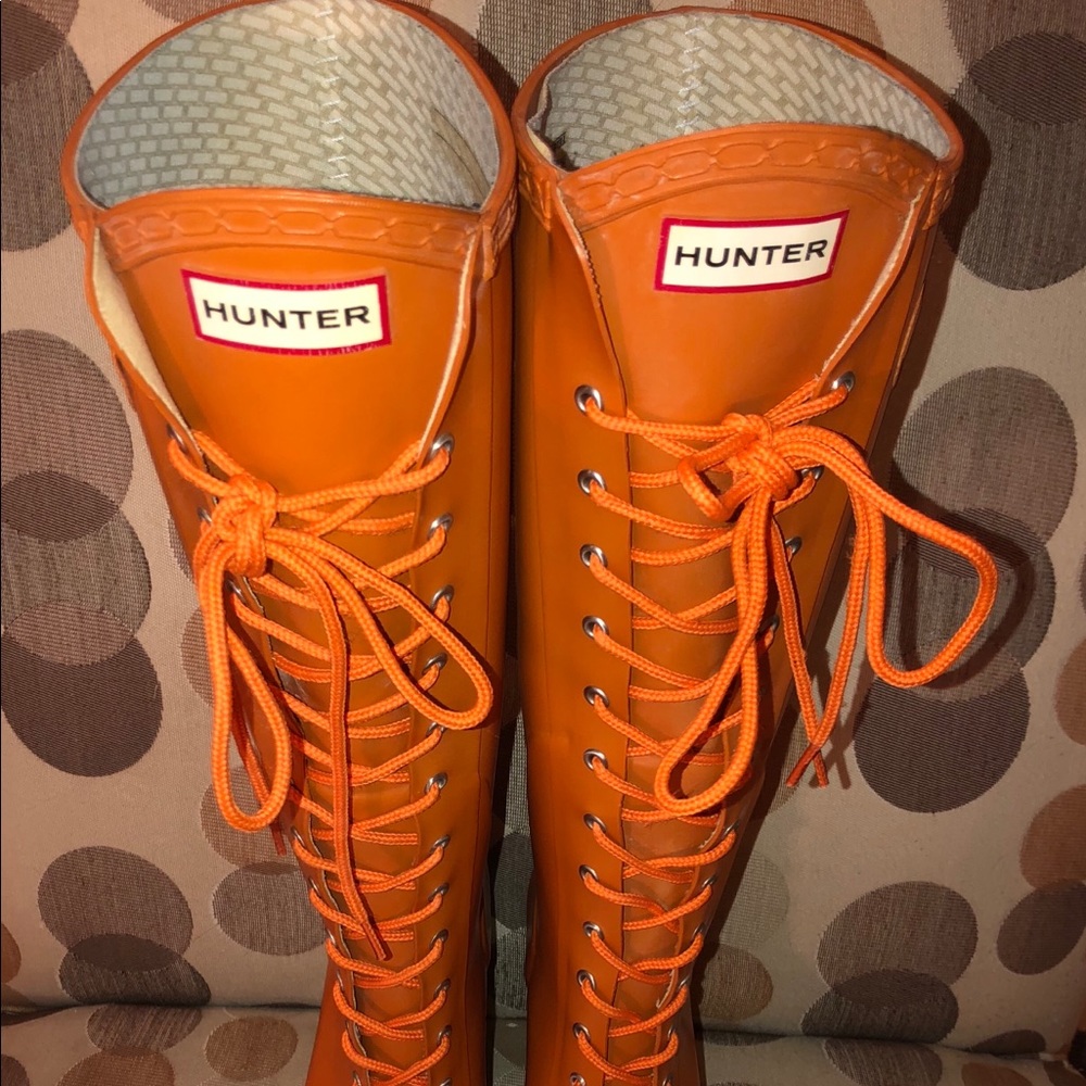 Hunter heeled boots size 6